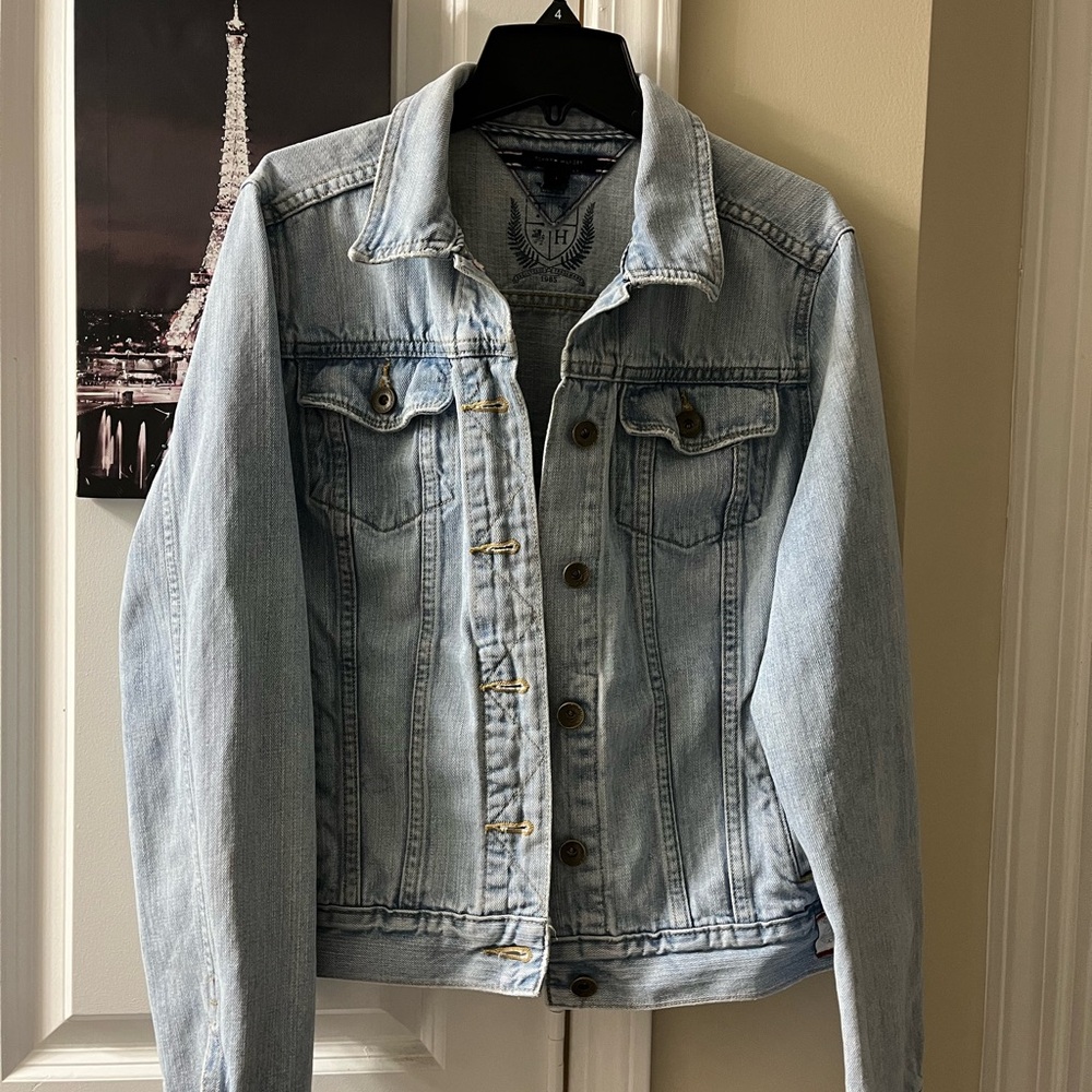 Tommy Hilfiger women’s light blue denim jacket